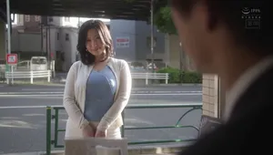 Anh xã yếu không làm lên đỉnh, bà xã lên mạng tìm trai trẻ địt khỏe