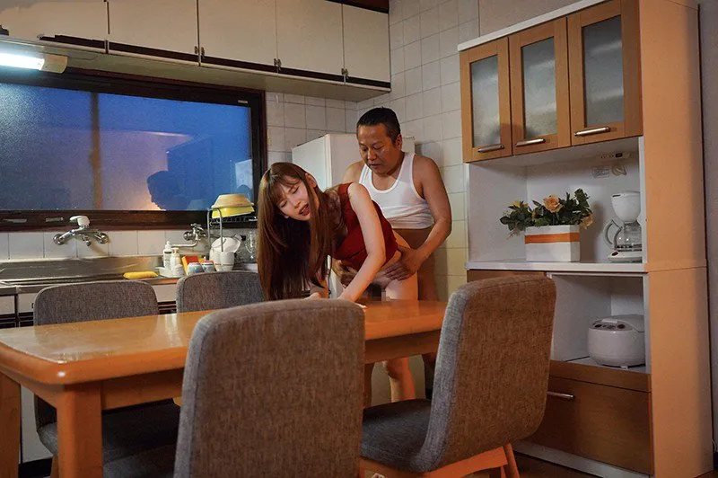 Con gái bị người chồng mới của mẹ xxx mỗi ngày, cho dù đã có người yêu