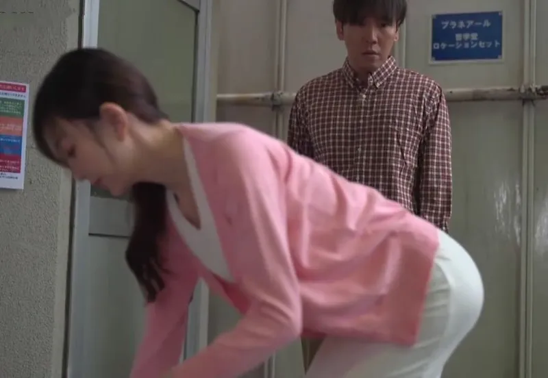 Chuyển đến nơi ở mới, thanh niên bị hấp dẫn bởi cô nàng nhà bên tốt bụng