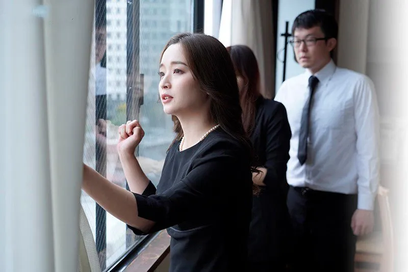 Người chồng mất 3 năm, mẹ kế trẻ tìm đến con gã chồng giải tỏa thiếu thốn